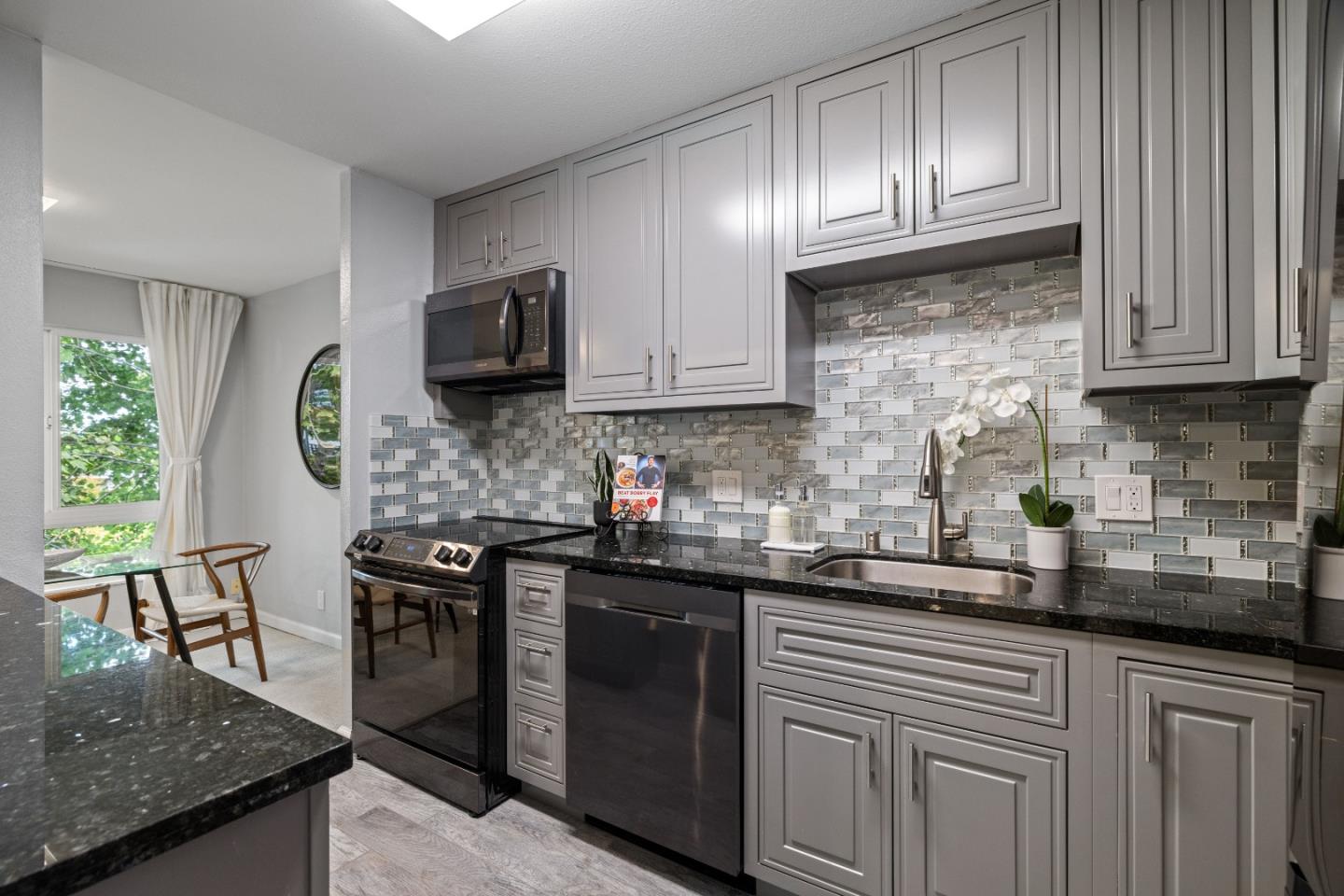 833 North Humboldt Street 314