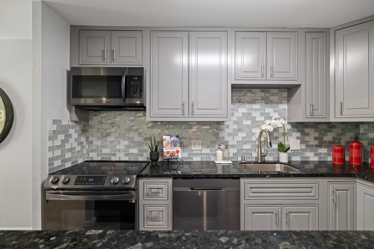 833 North Humboldt Street 314