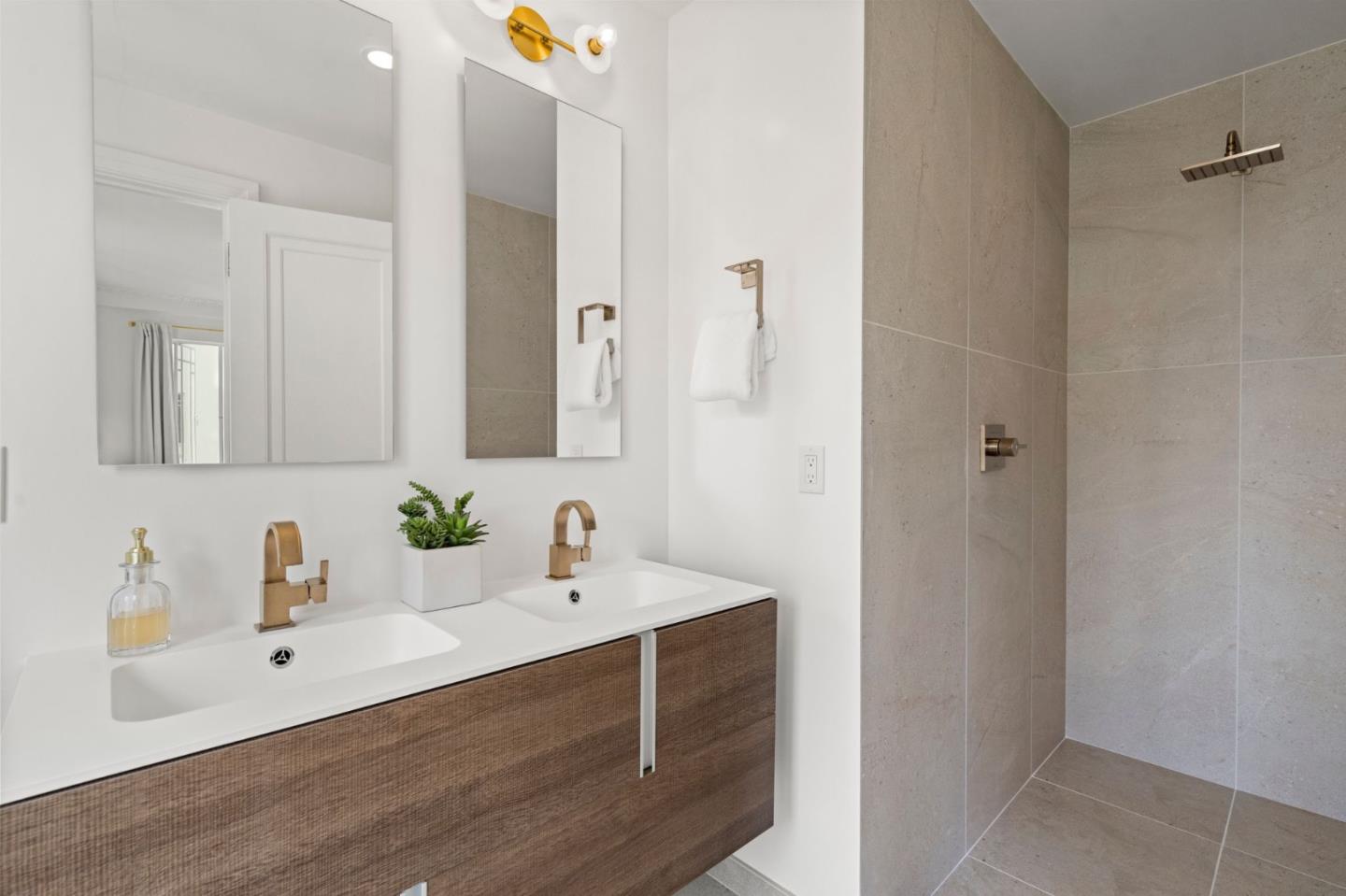 244 Lakeside Drive 10