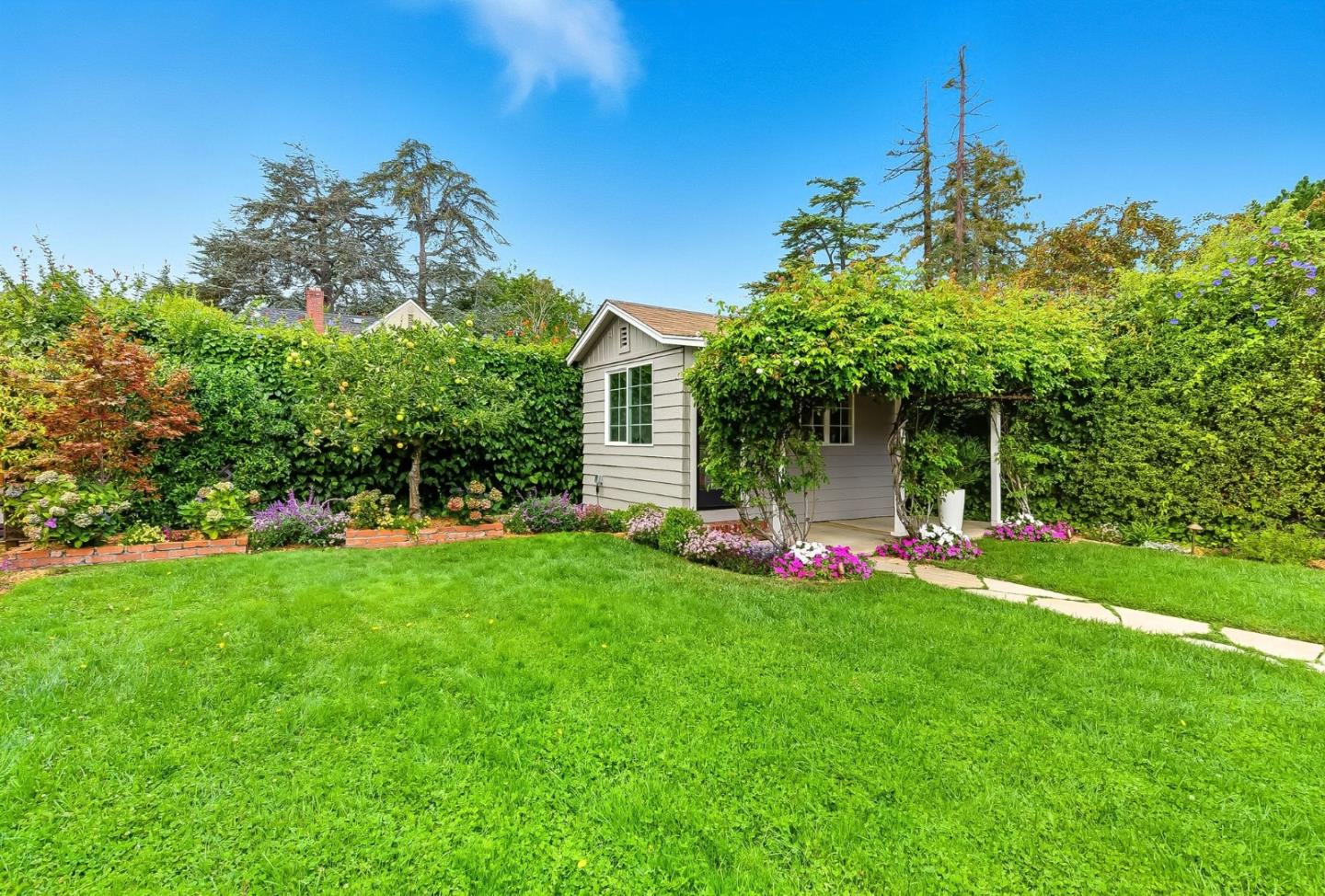 431 Hillcrest Road