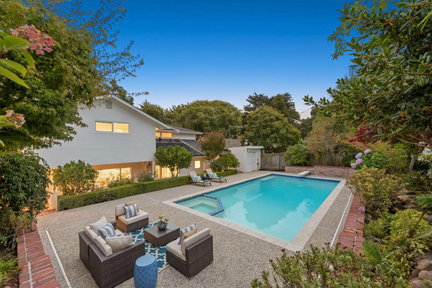 1511 La Mesa Drive