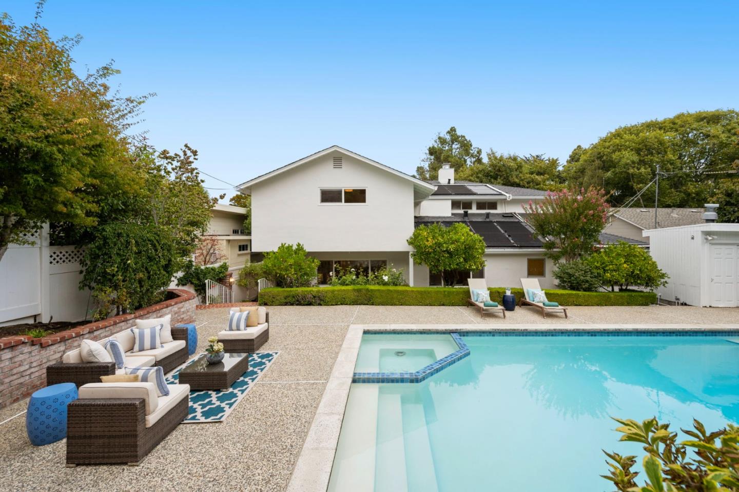 1511 La Mesa Drive