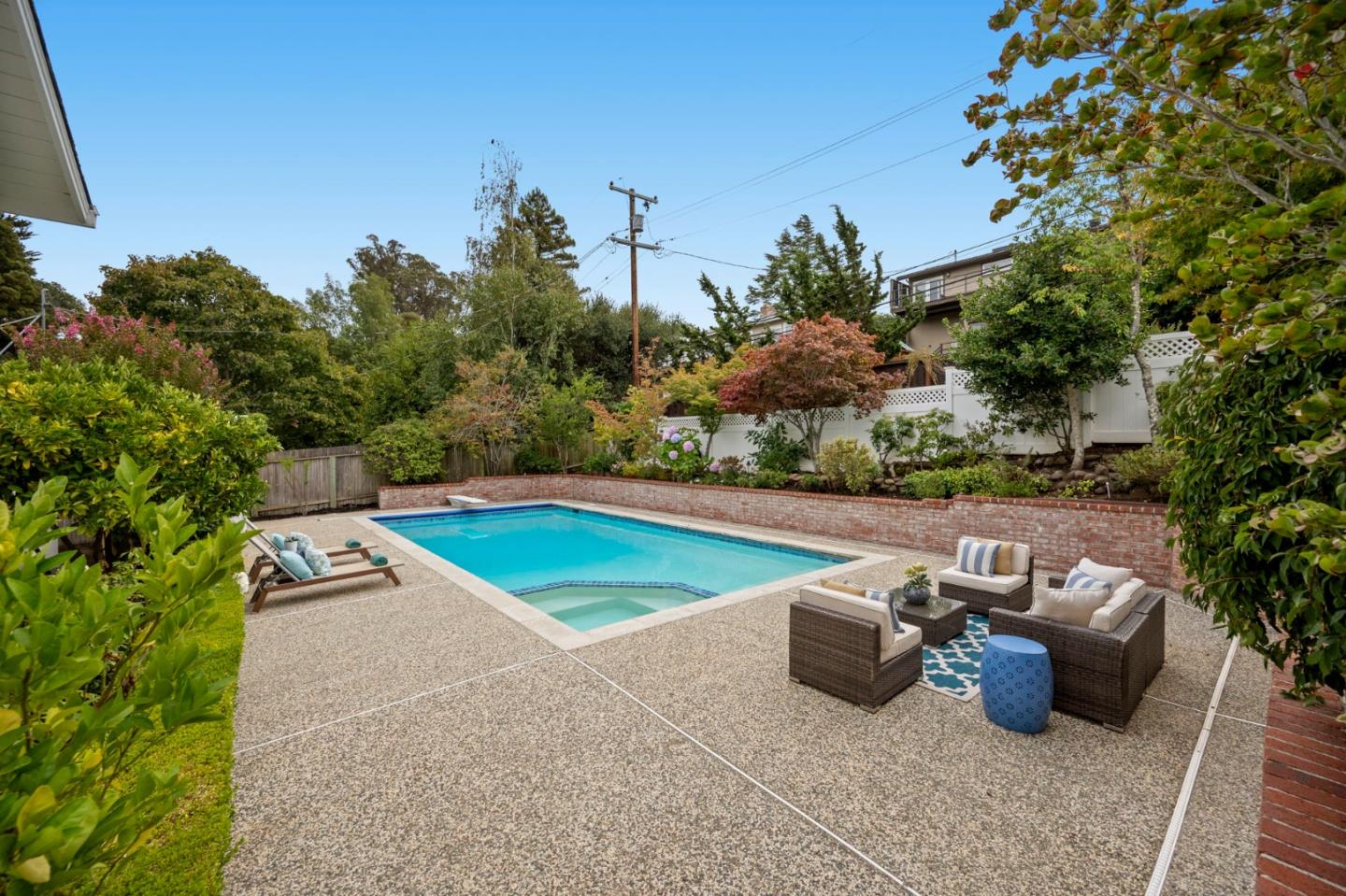 1511 La Mesa Drive
