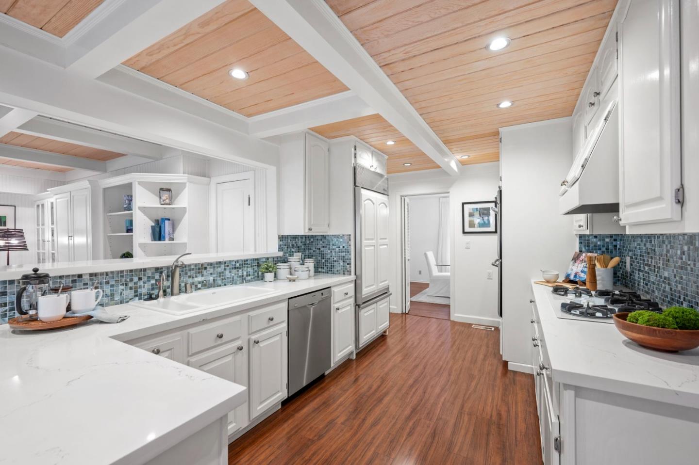 1511 La Mesa Drive