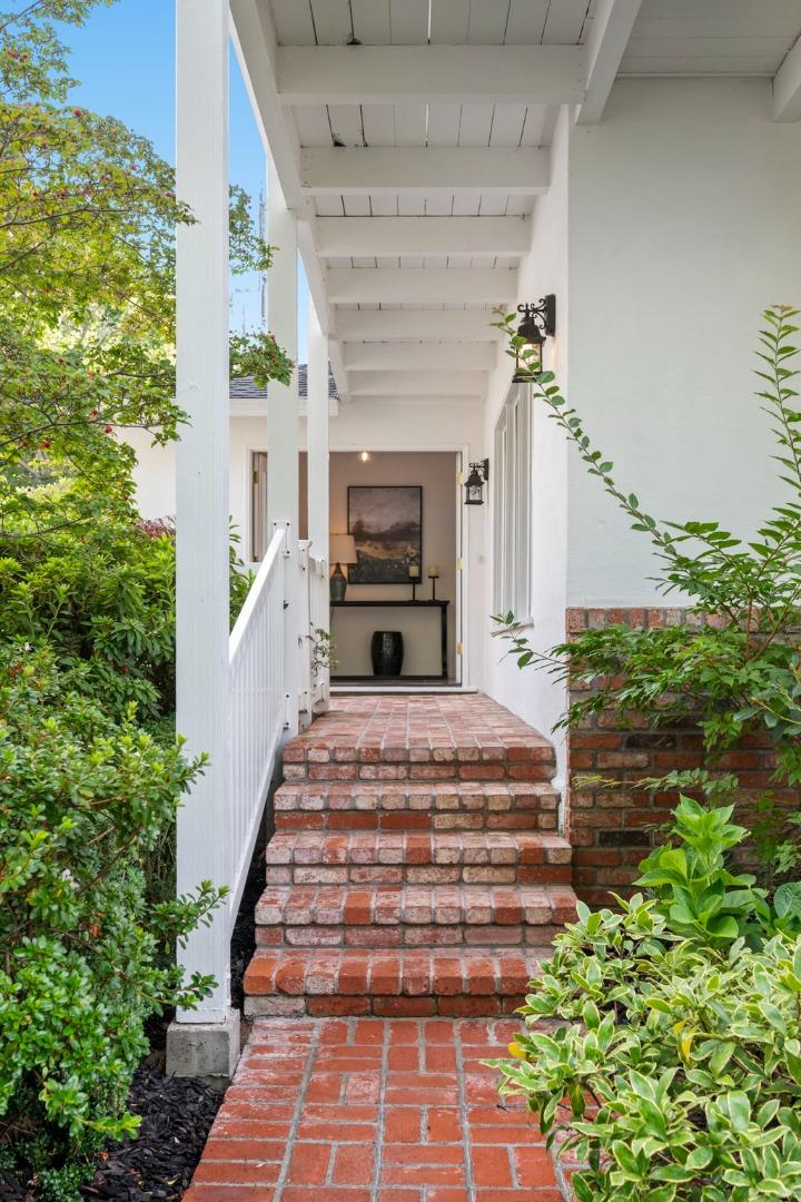 1511 La Mesa Drive