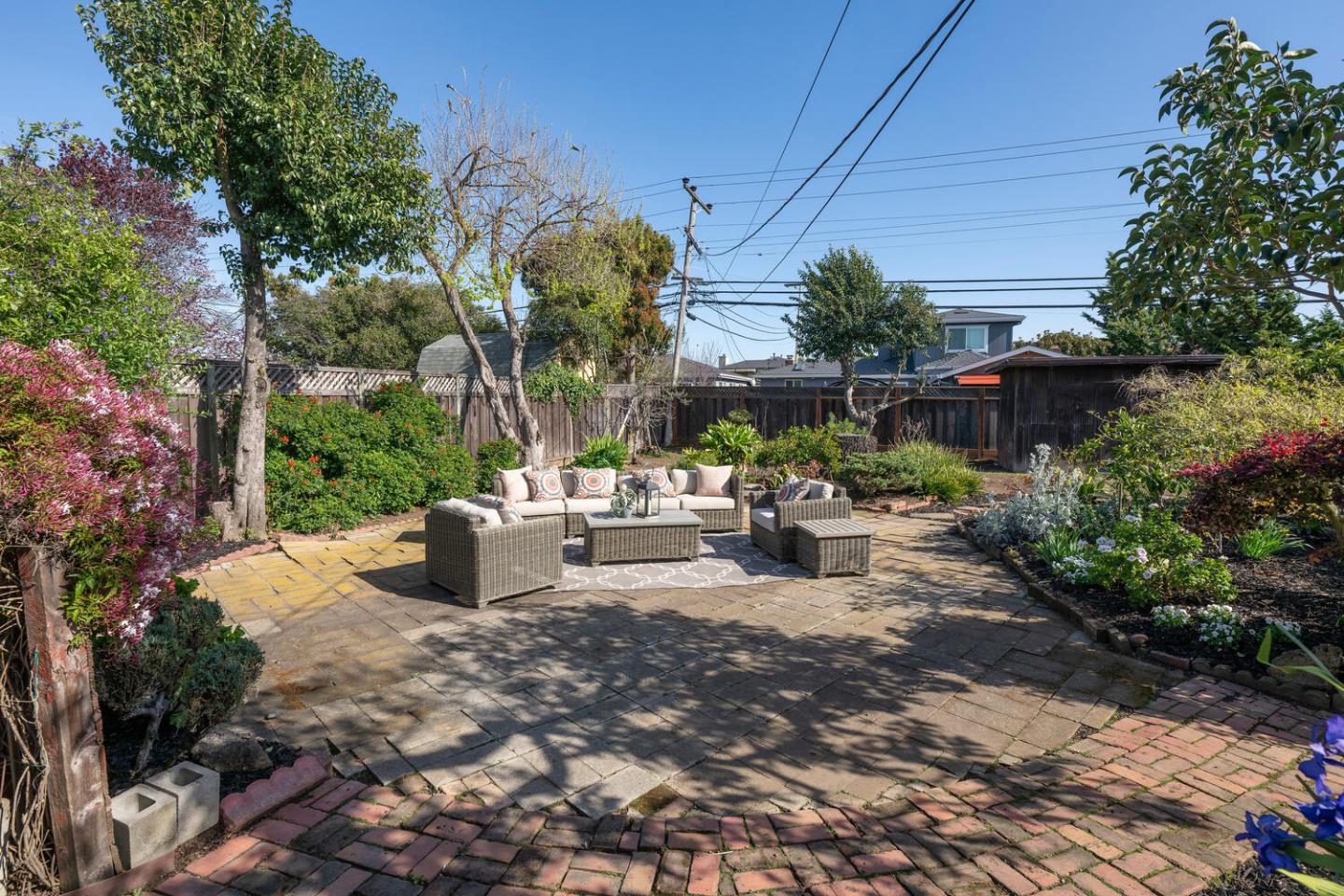 406 Poinsettia Avenue