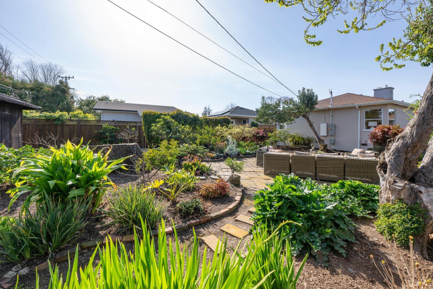 406 Poinsettia Avenue