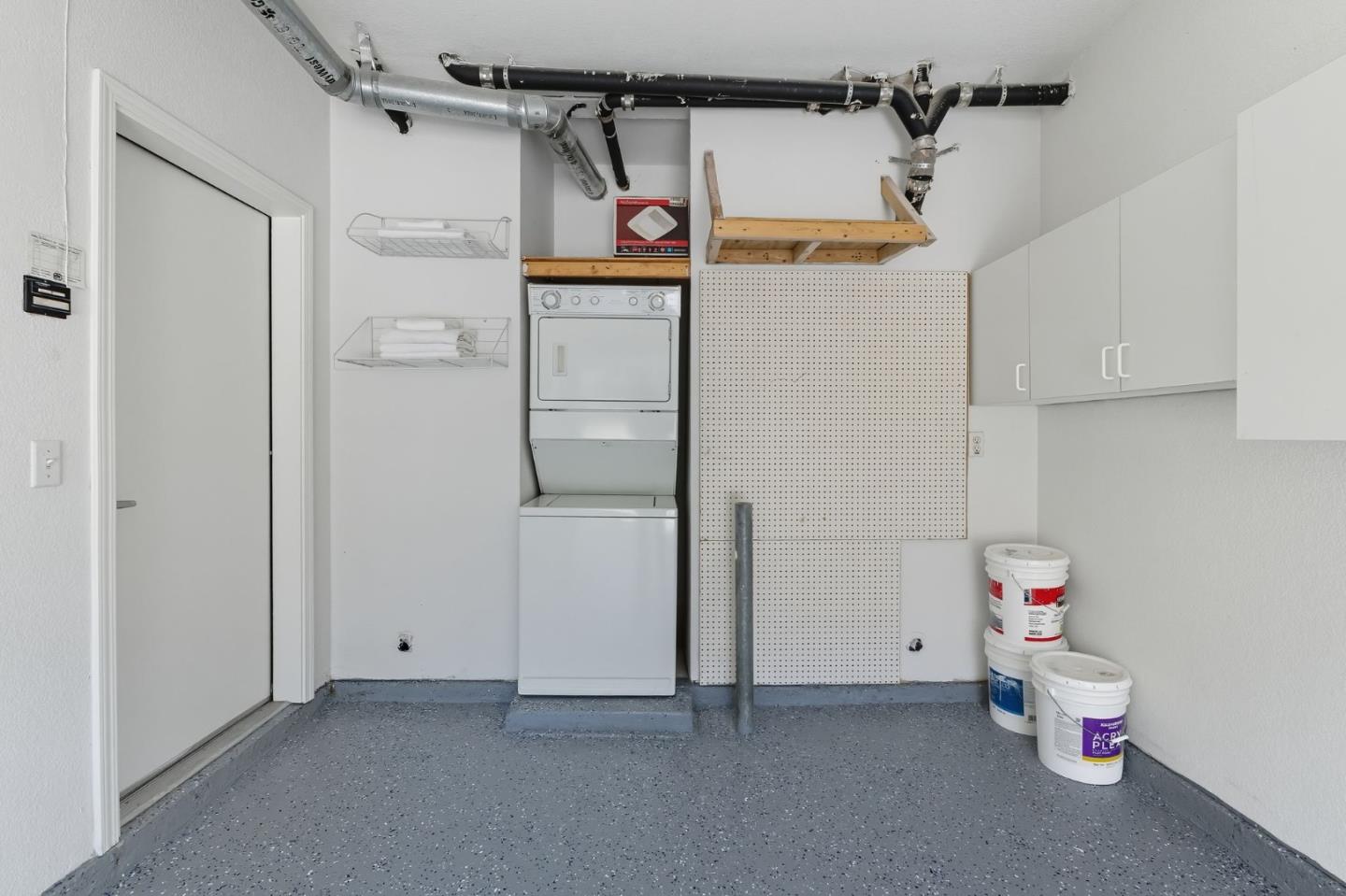 401 Baltic Circle 403