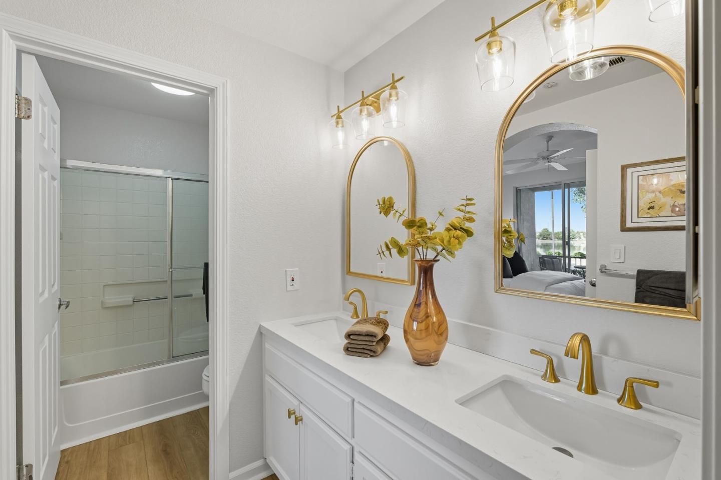 401 Baltic Circle 403