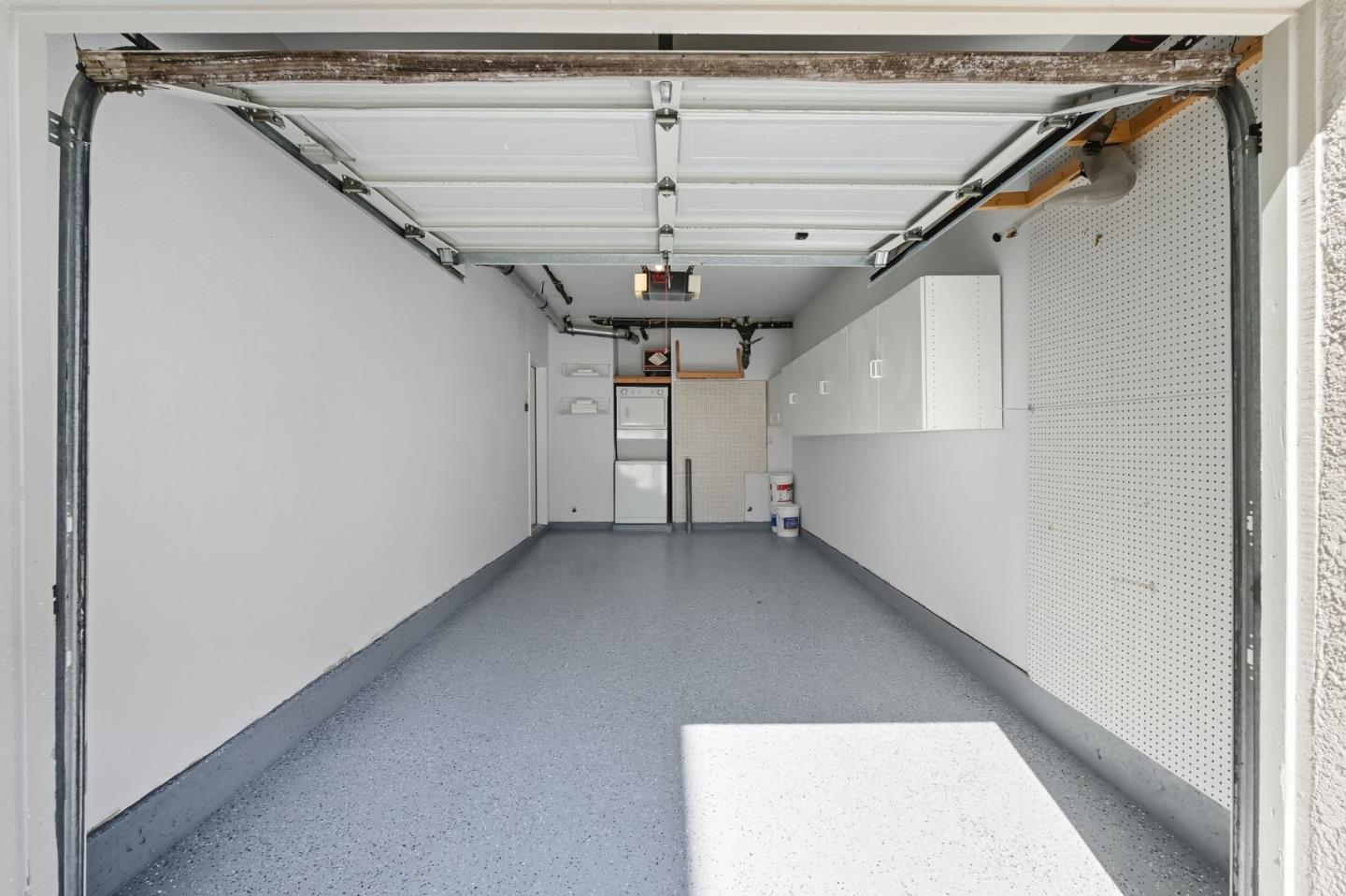 401 Baltic Circle 403