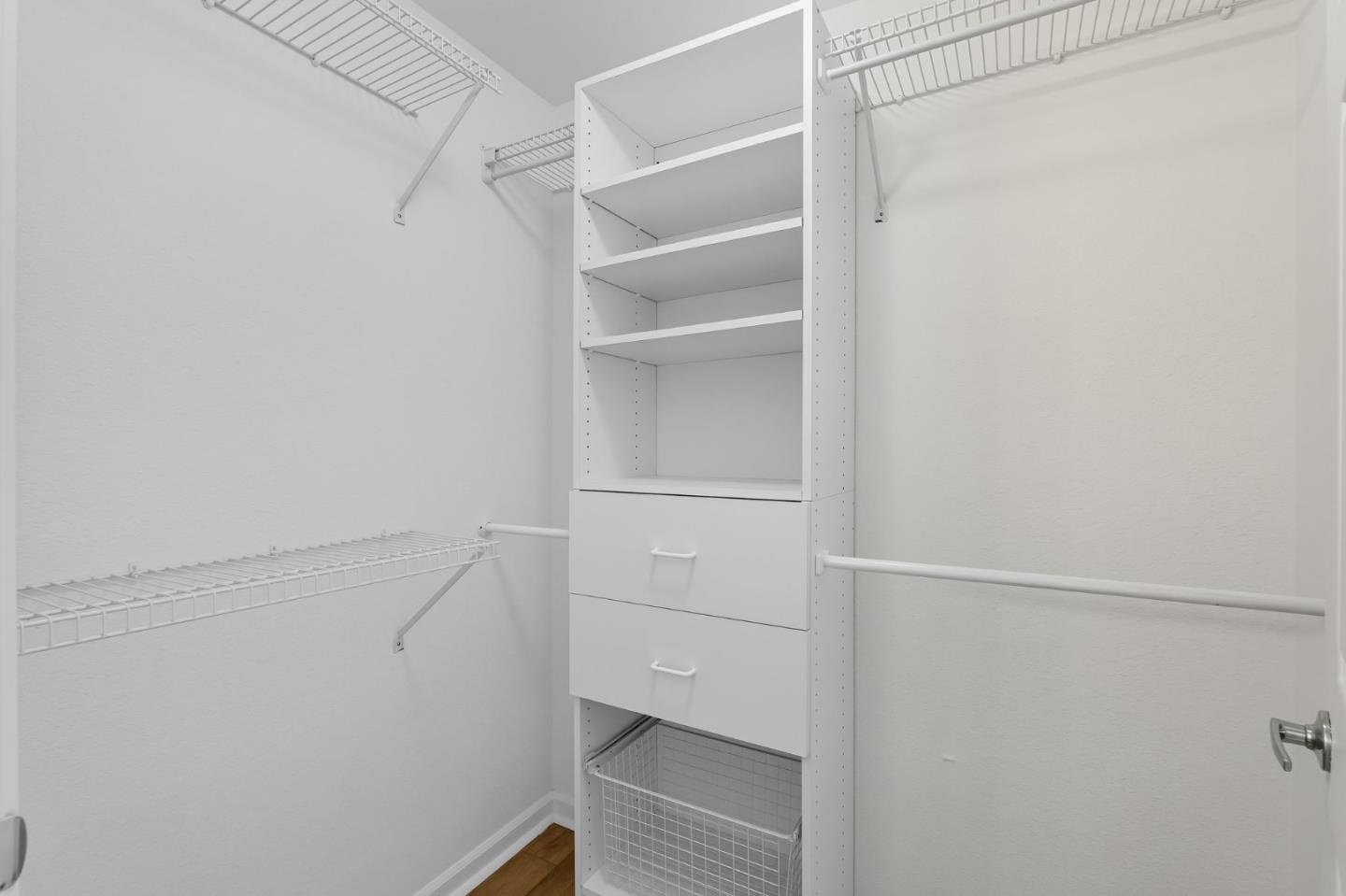 401 Baltic Circle 403