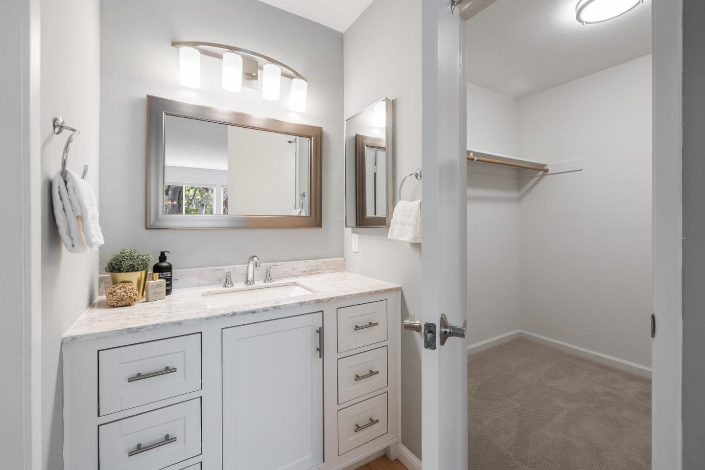 1017 Shell Boulevard 12