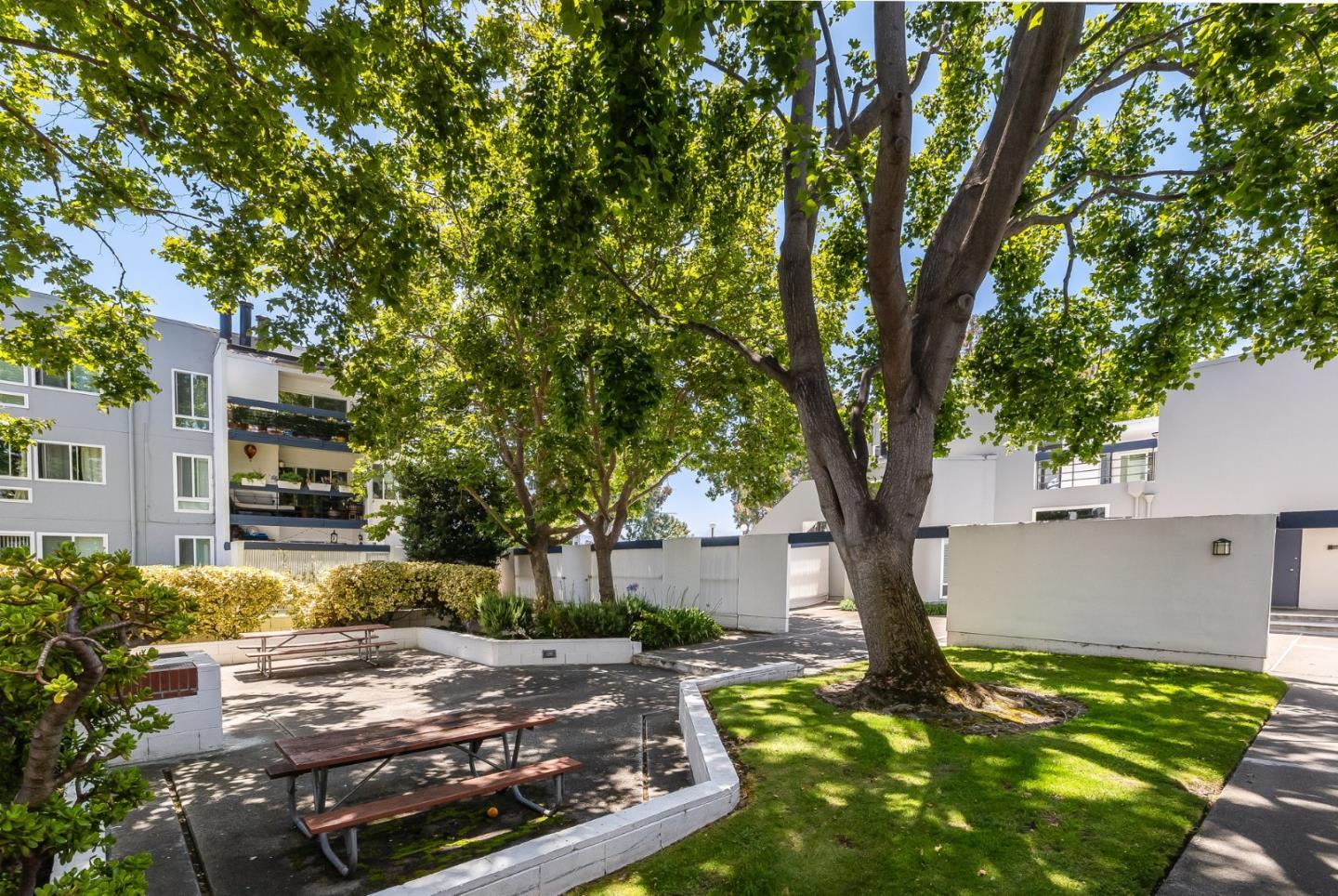 1017 Shell Boulevard 12