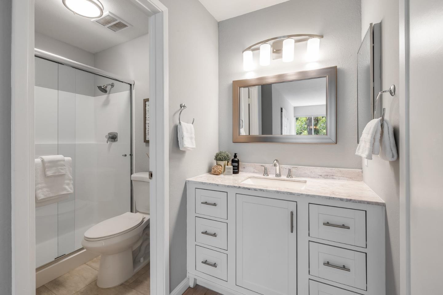 1017 Shell Boulevard 12