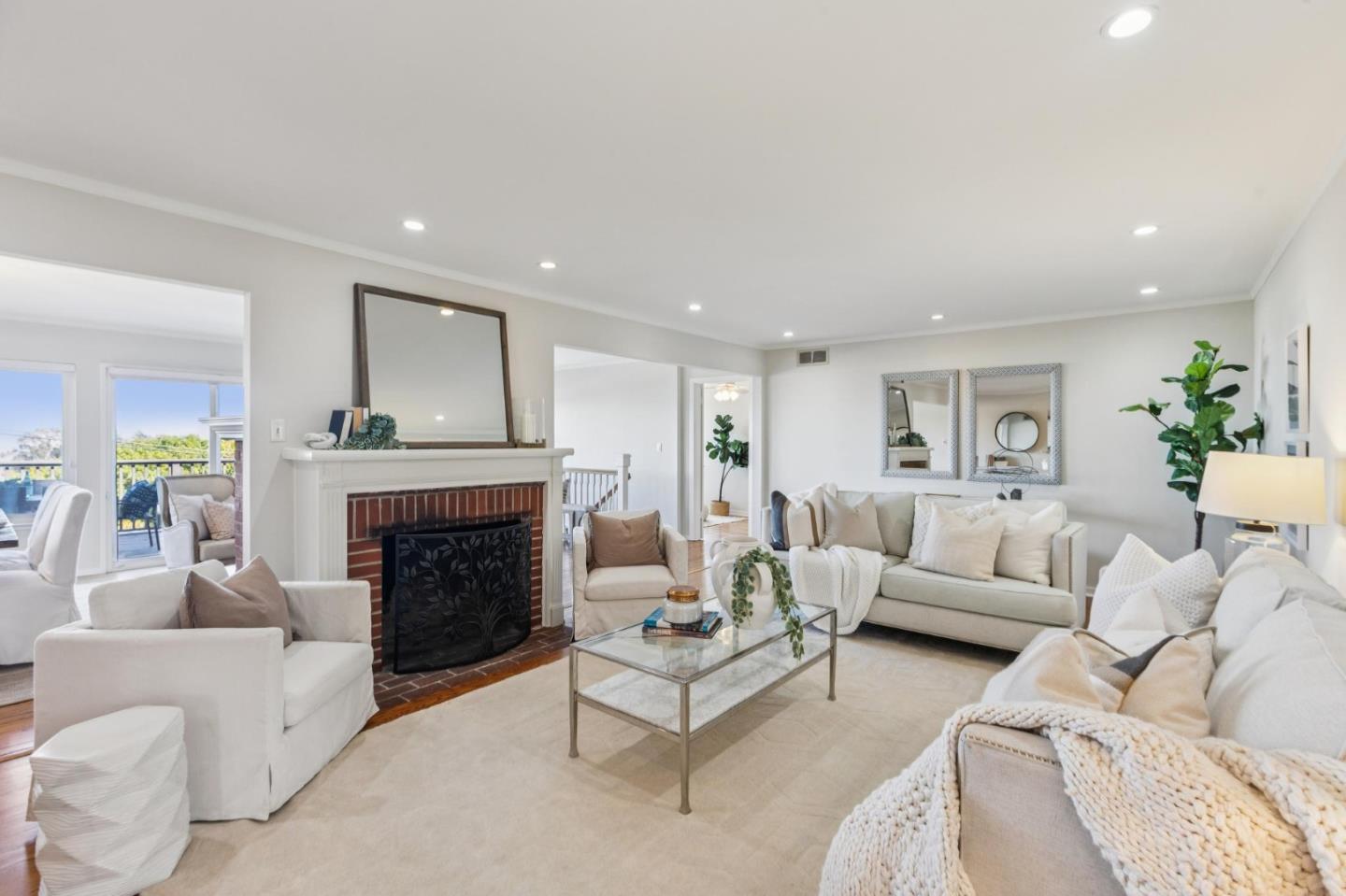 1524 Alturas Drive