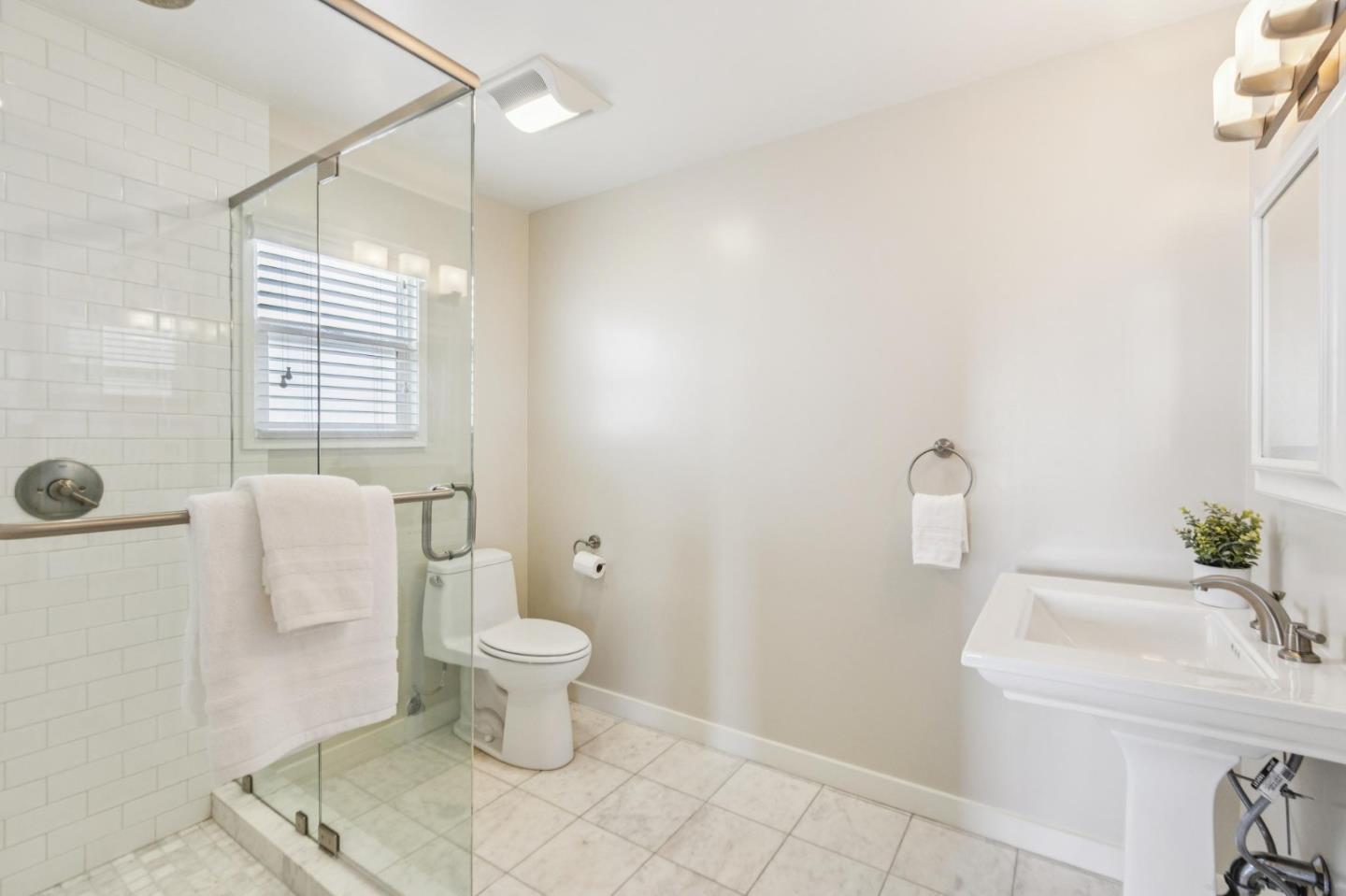 1524 Alturas Drive