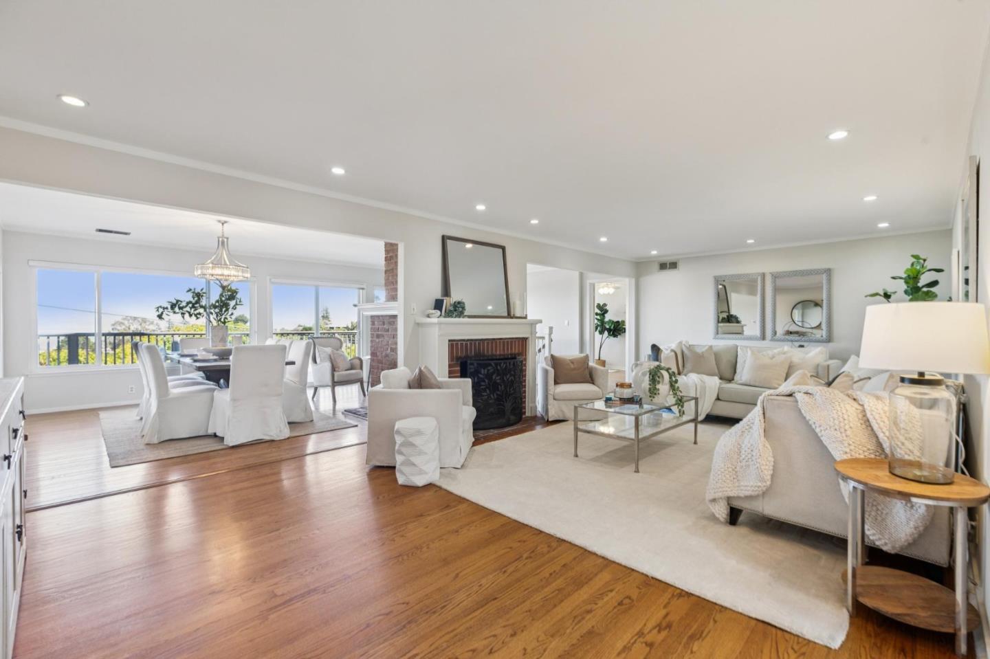 1524 Alturas Drive