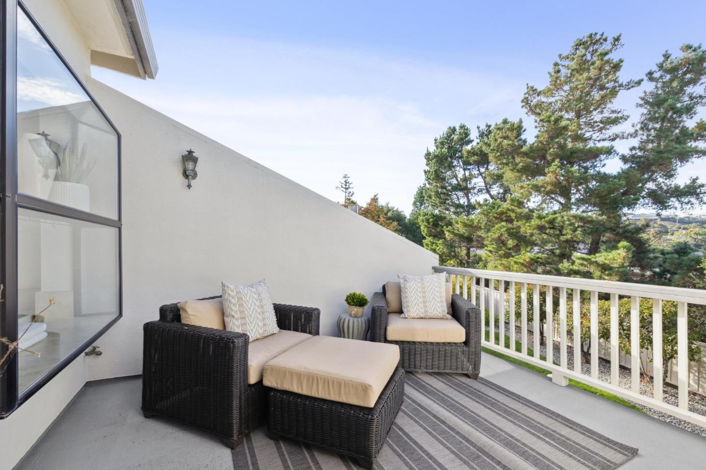 1418 Crestwood Court