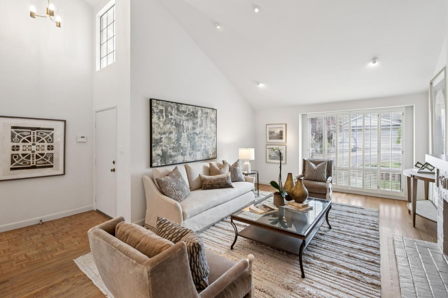 1418 Crestwood Court