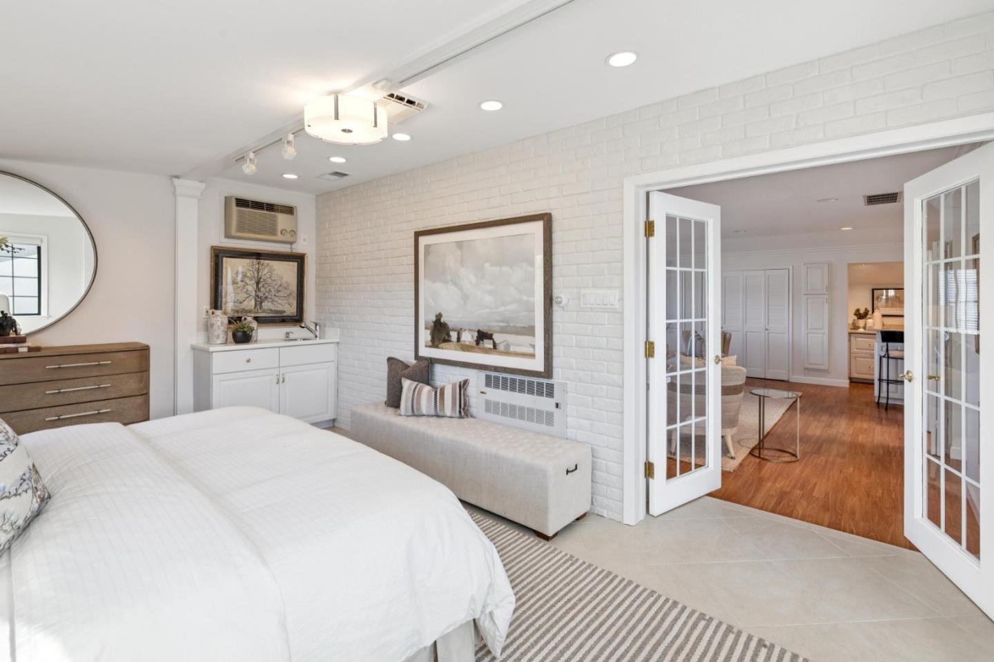 1418 Crestwood Court