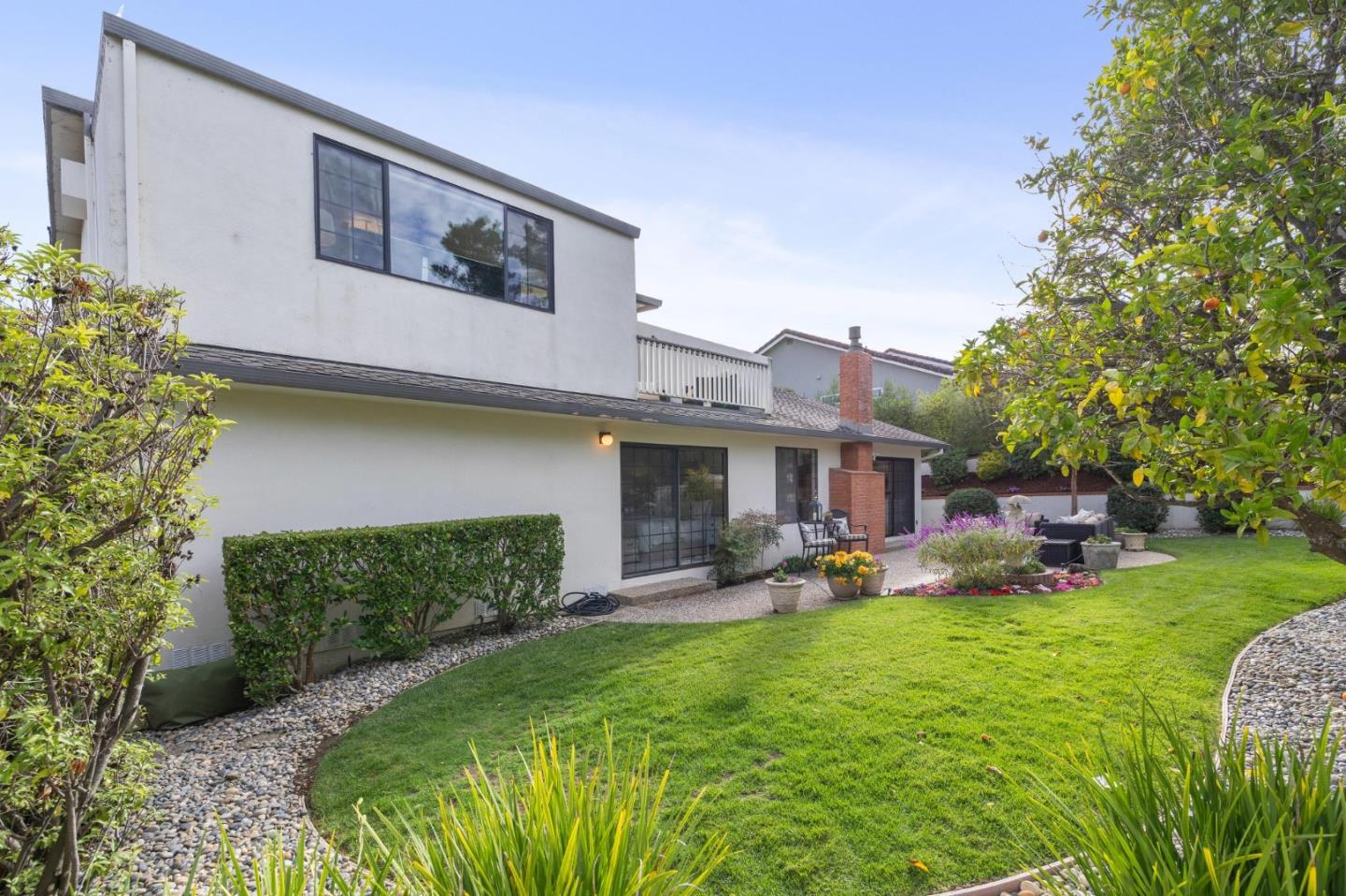1418 Crestwood Court