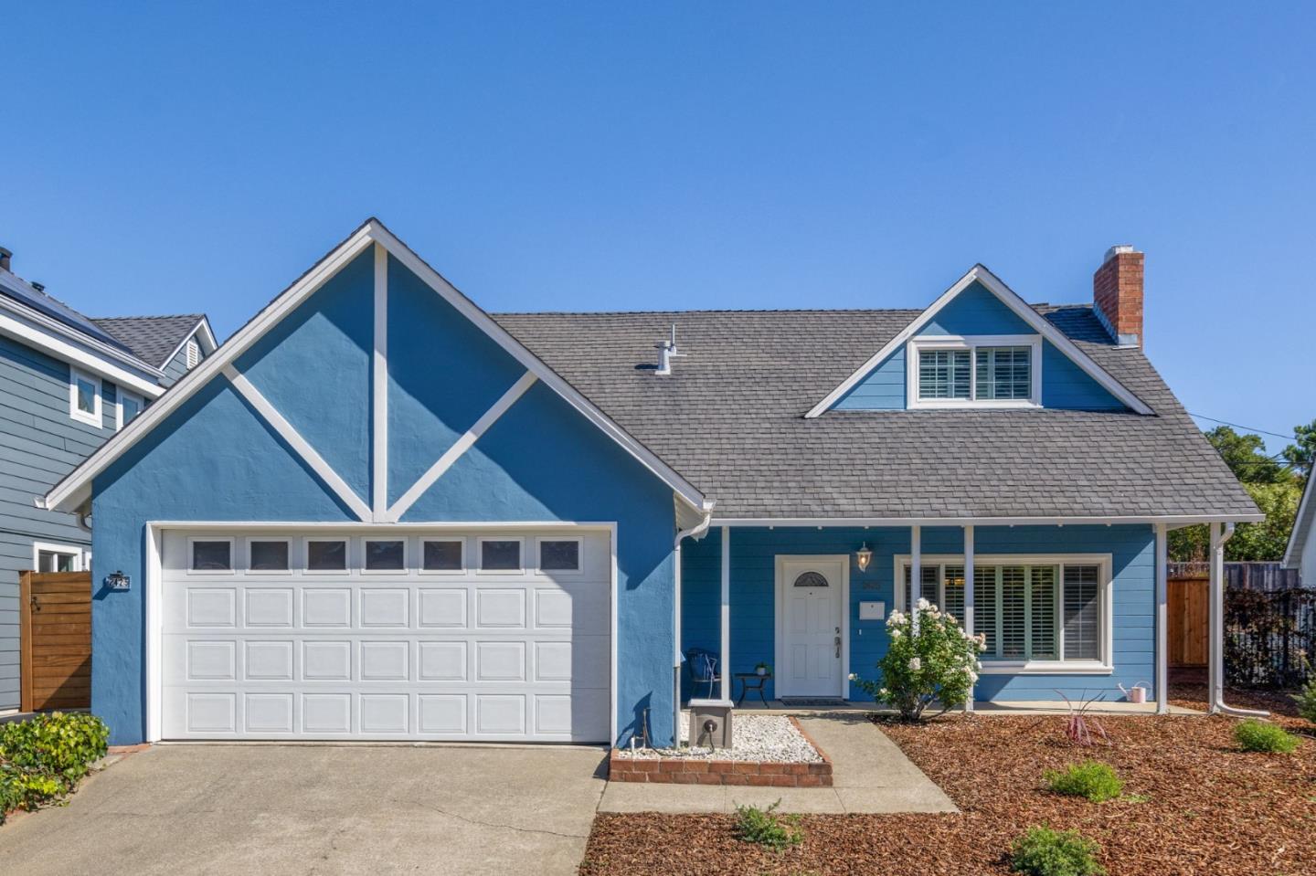 2425 Crestmoor Drive