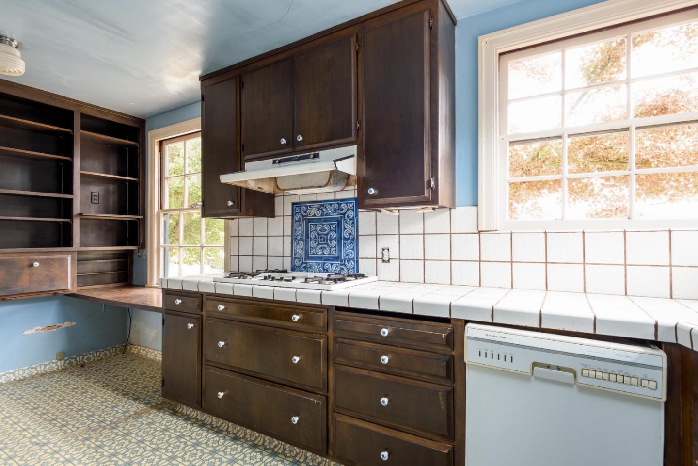 300 Manzanita Avenue