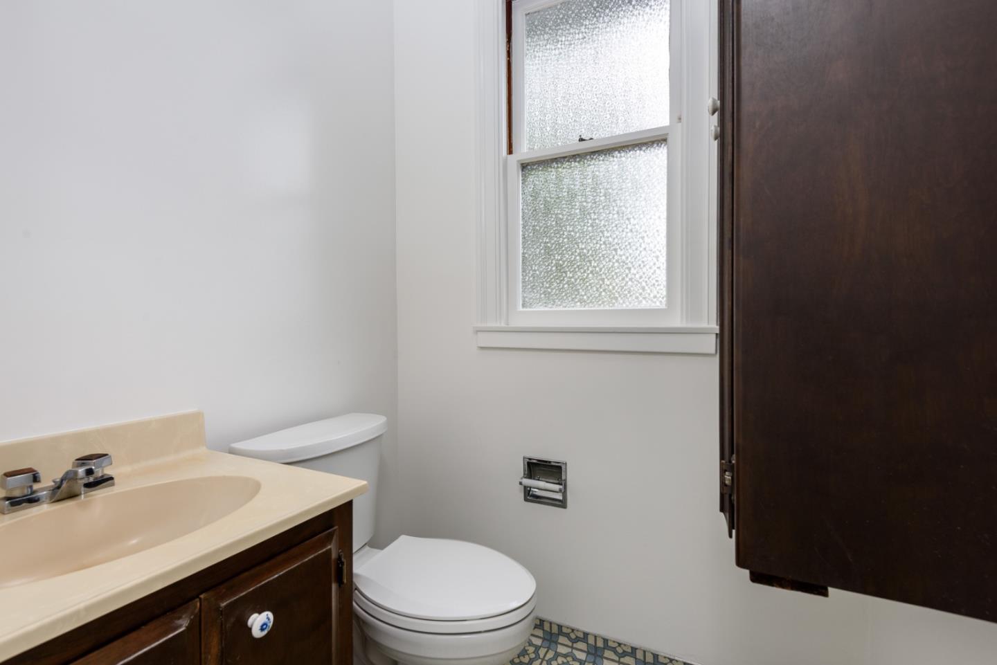 300 Manzanita Avenue