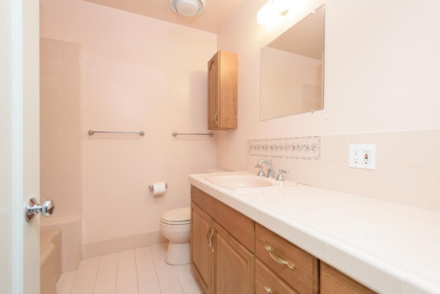 300 Manzanita Avenue