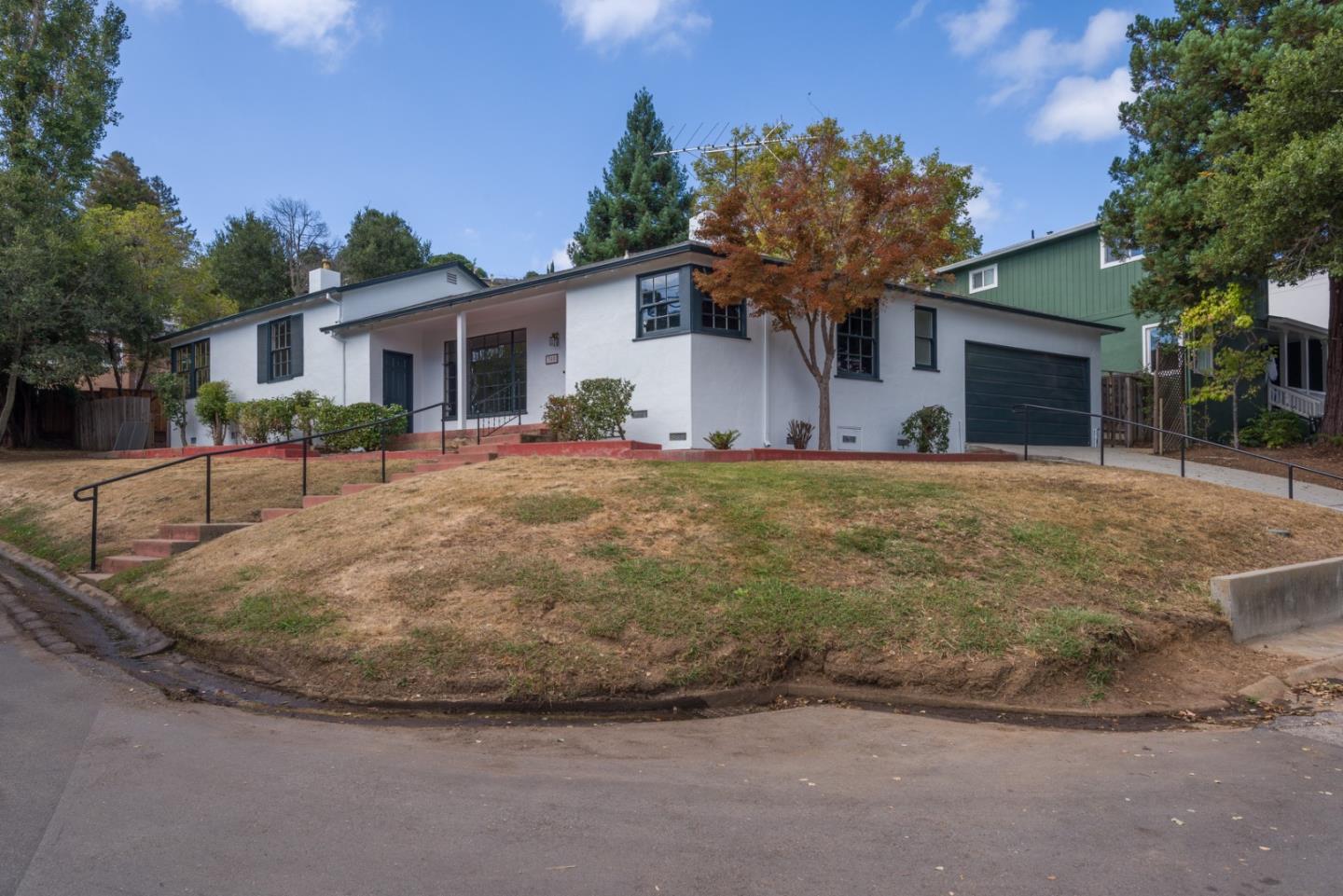 300 Manzanita Avenue