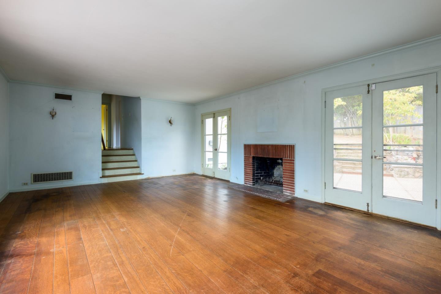 300 Manzanita Avenue