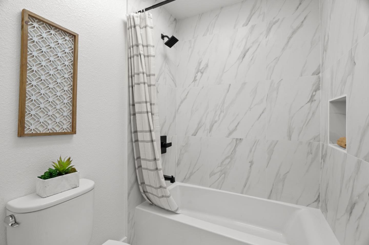 1003 San Antonio Circle 303