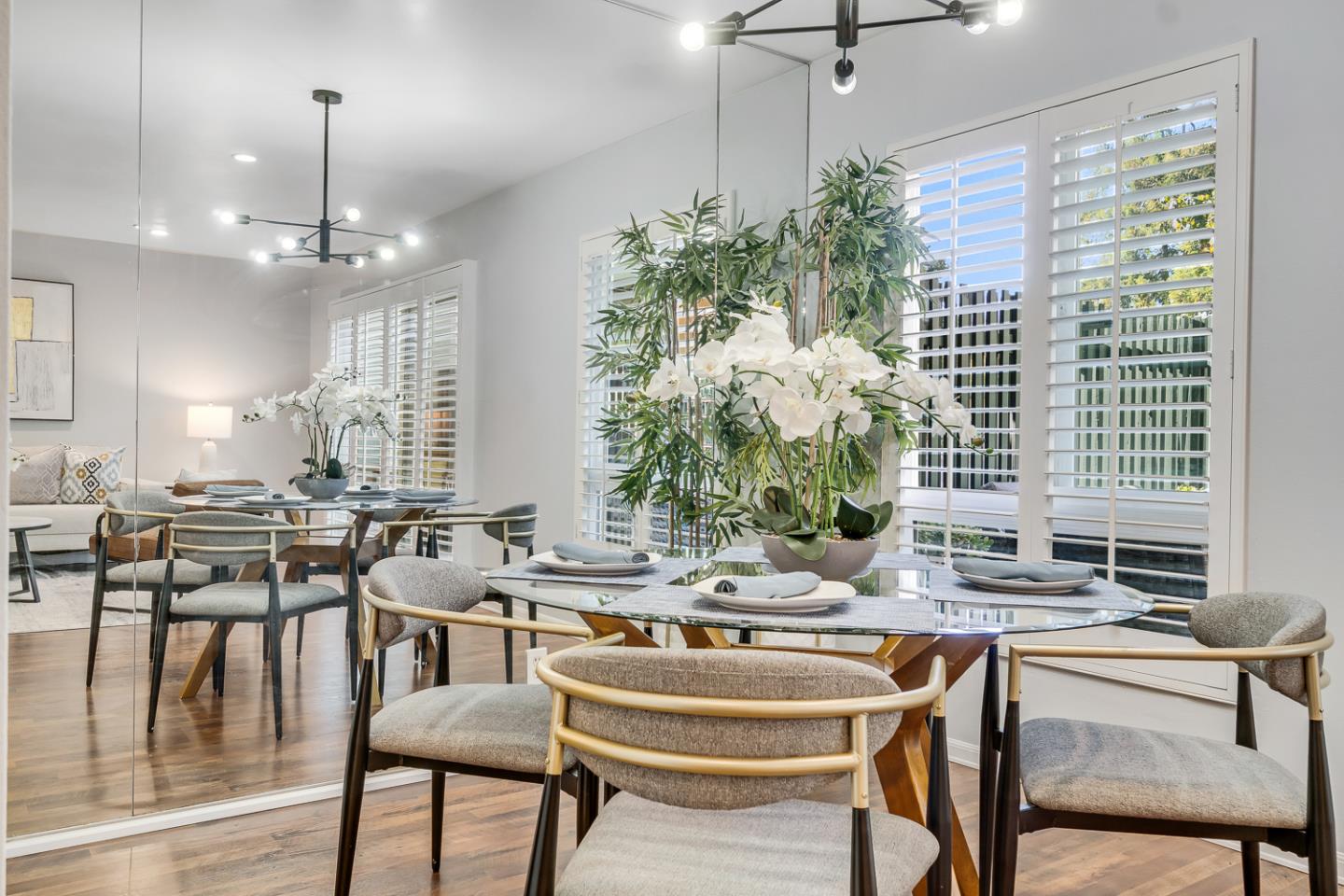 902 Peninsula Avenue 205