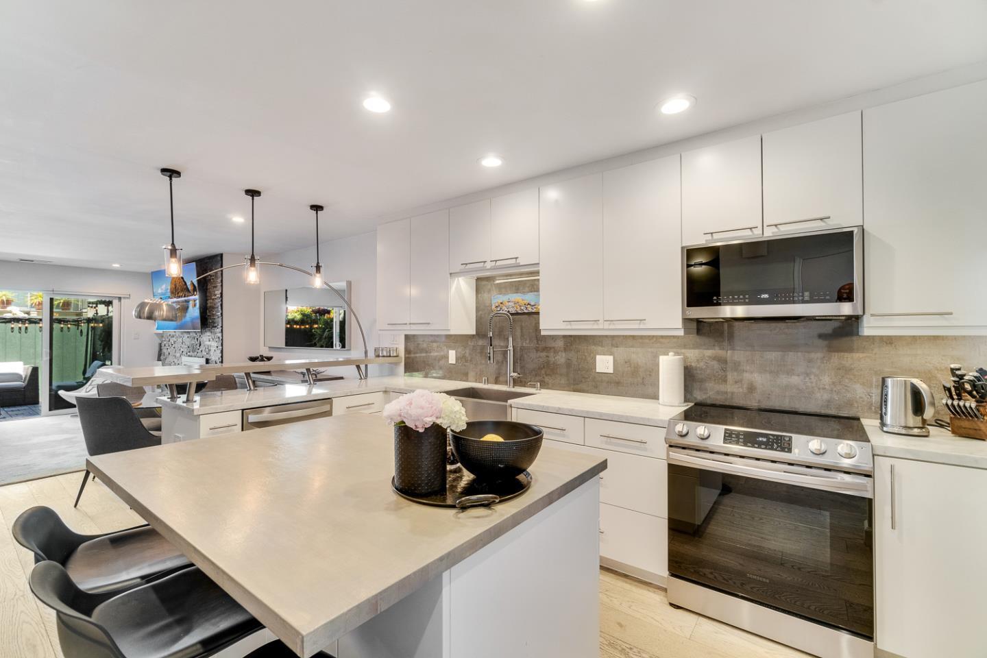 808 North Delaware Street