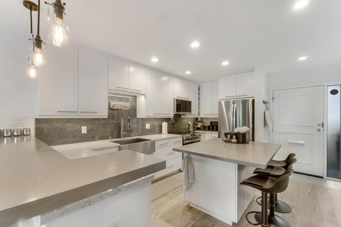 808 North Delaware Street