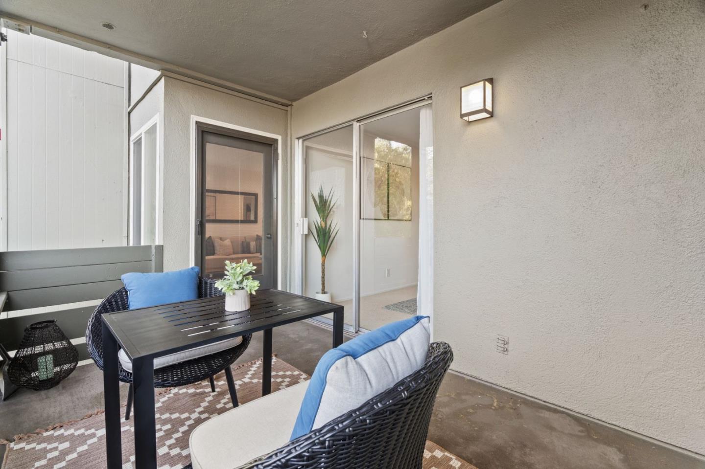 4000 Farm Hill Boulevard 204