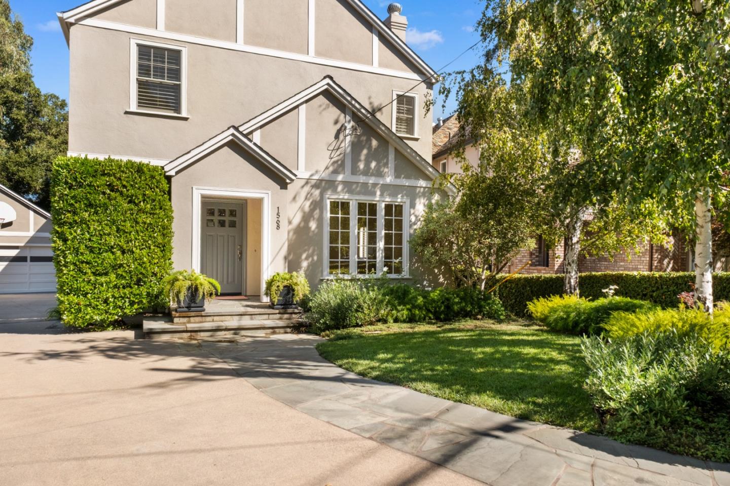 1568 Columbus Avenue