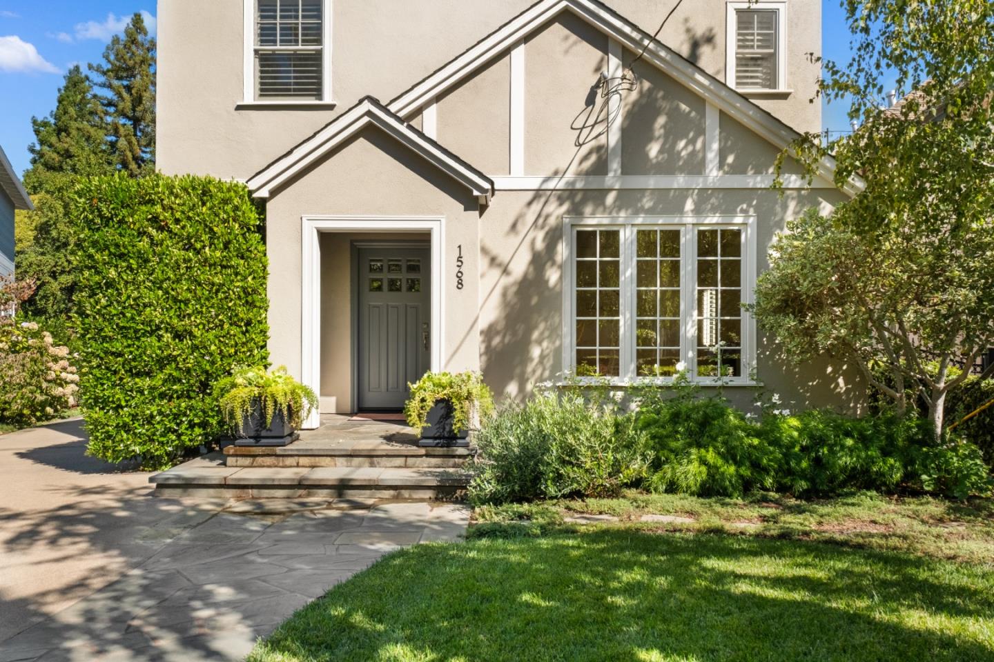 1568 Columbus Avenue