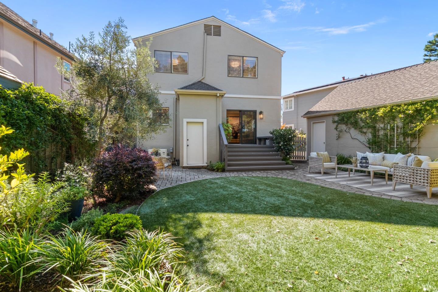 1568 Columbus Avenue