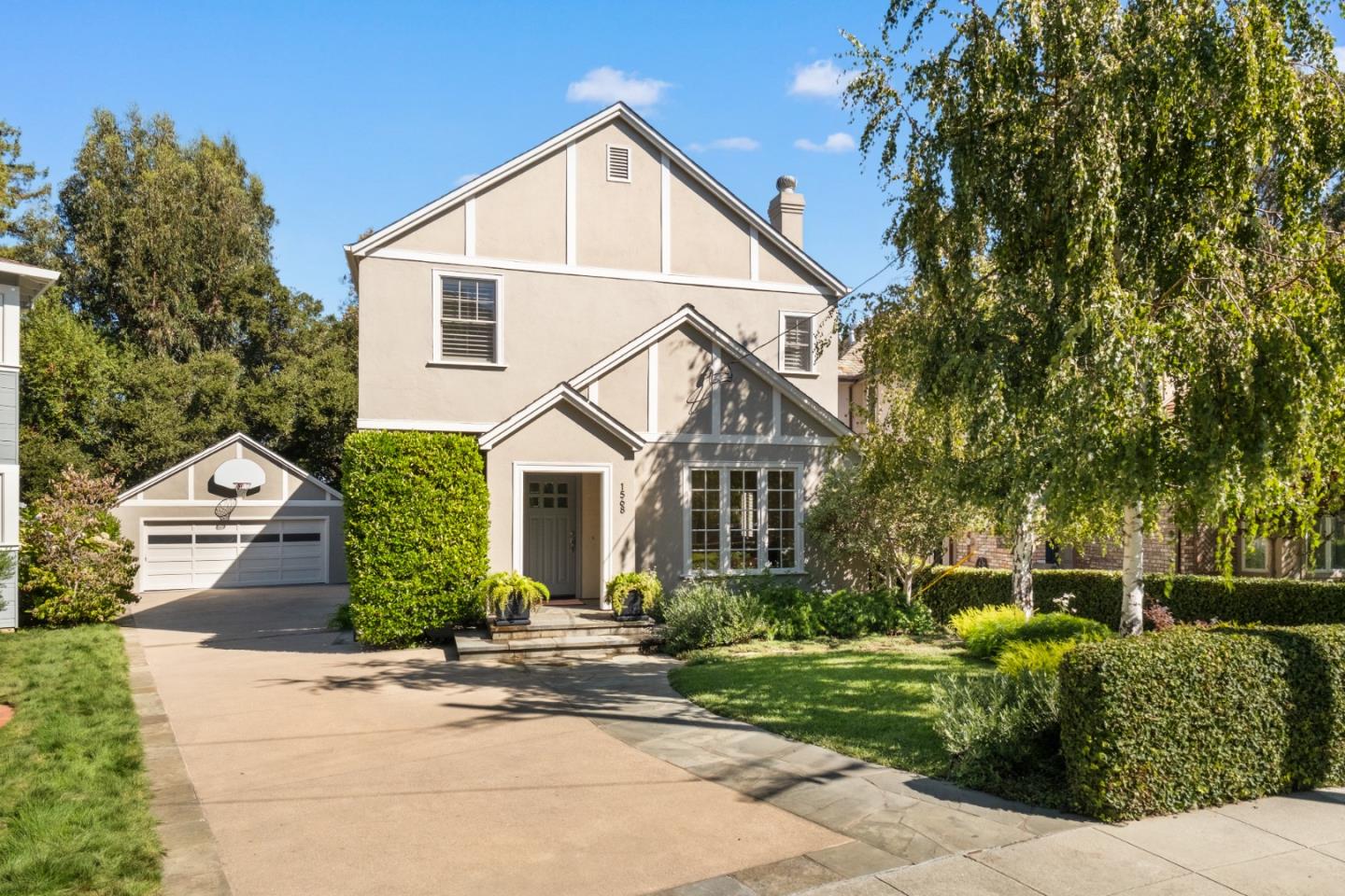 1568 Columbus Avenue