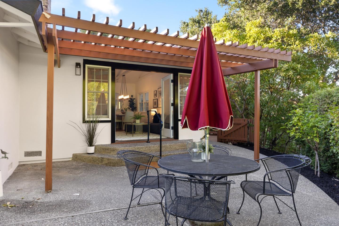 3611 Kingridge Drive