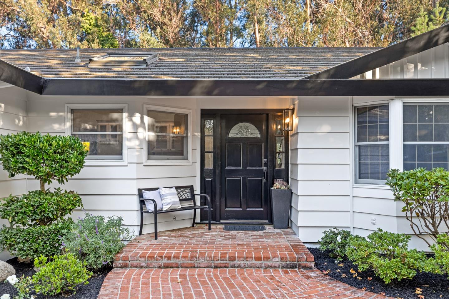 3611 Kingridge Drive