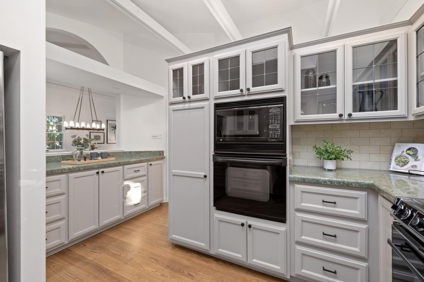 3611 Kingridge Drive