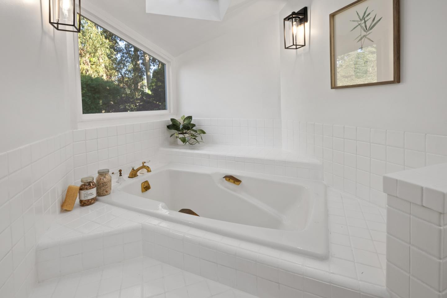 3611 Kingridge Drive