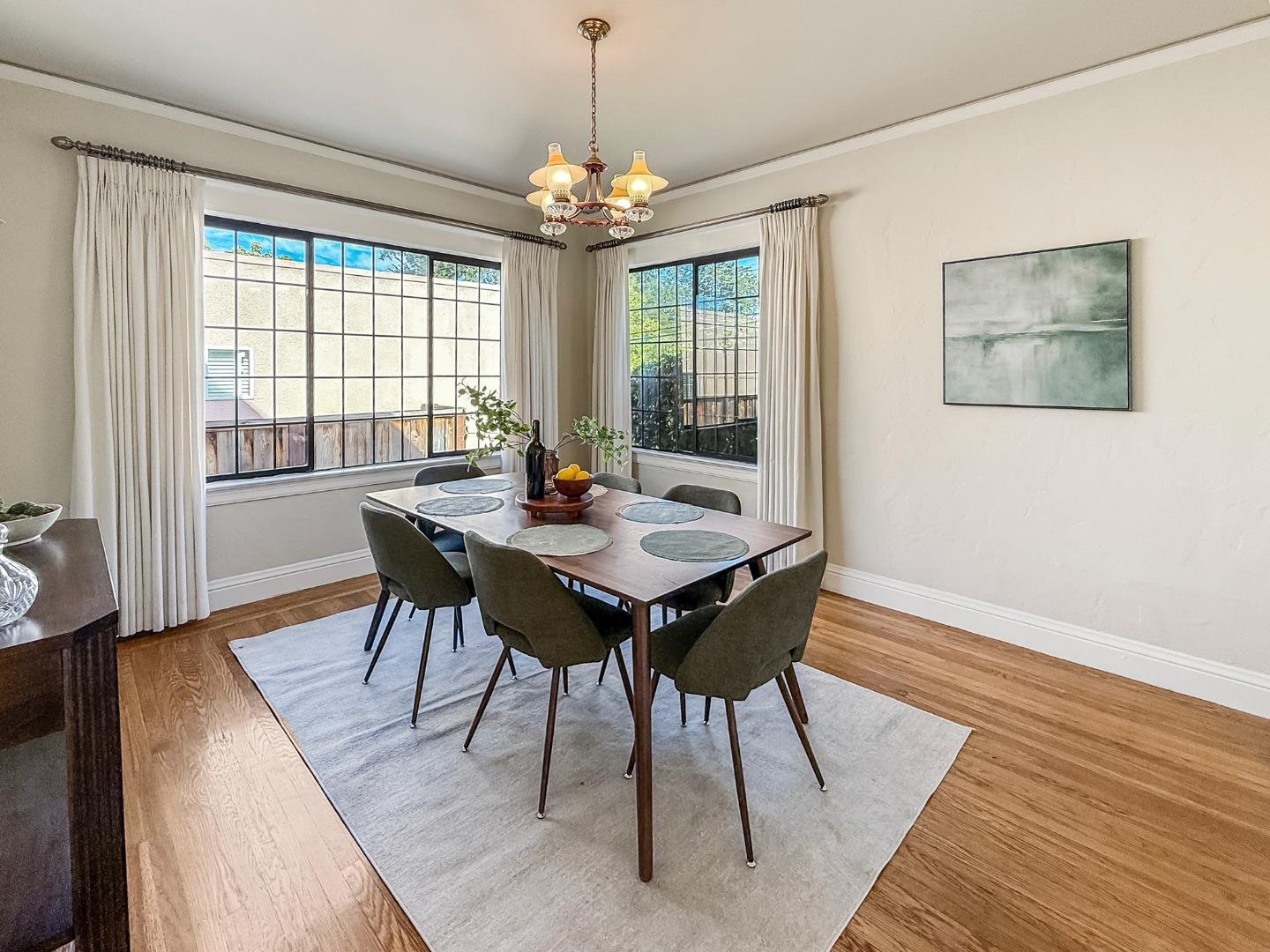 2104 Carmelita Avenue