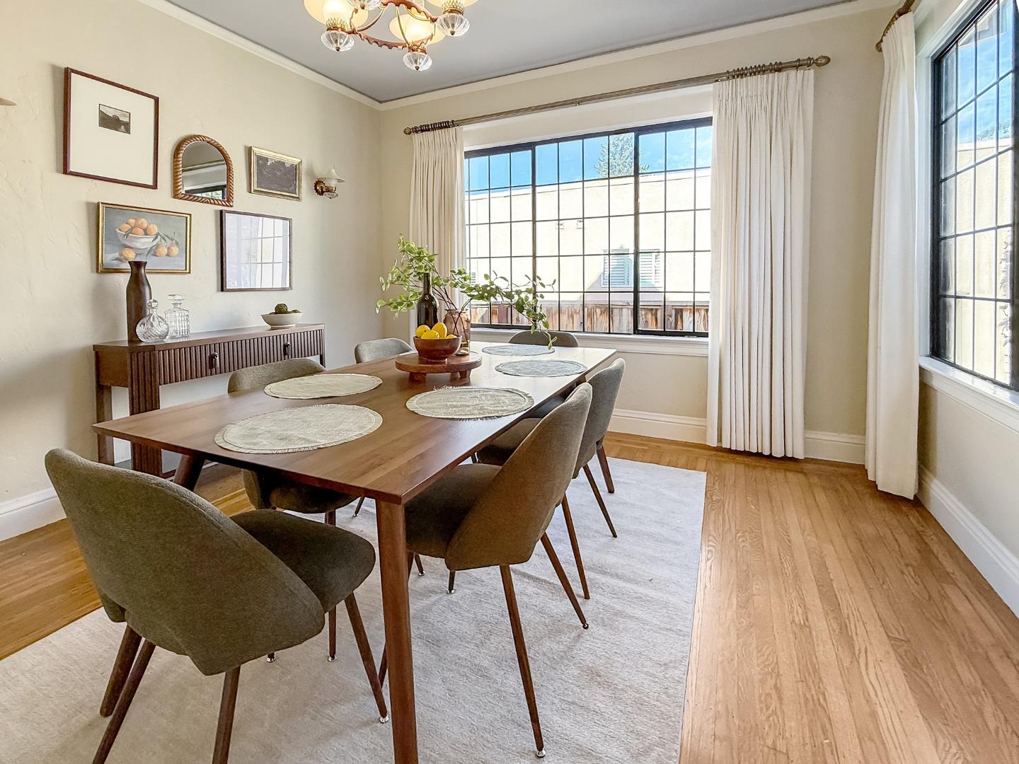 2104 Carmelita Avenue