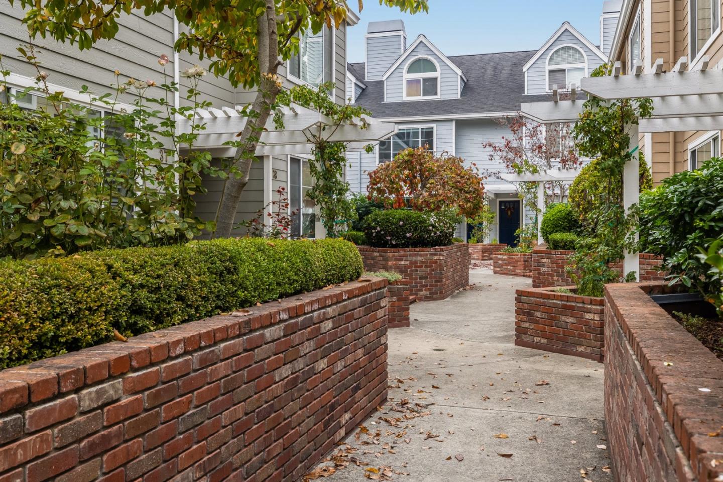 3421 El Camino Real 11