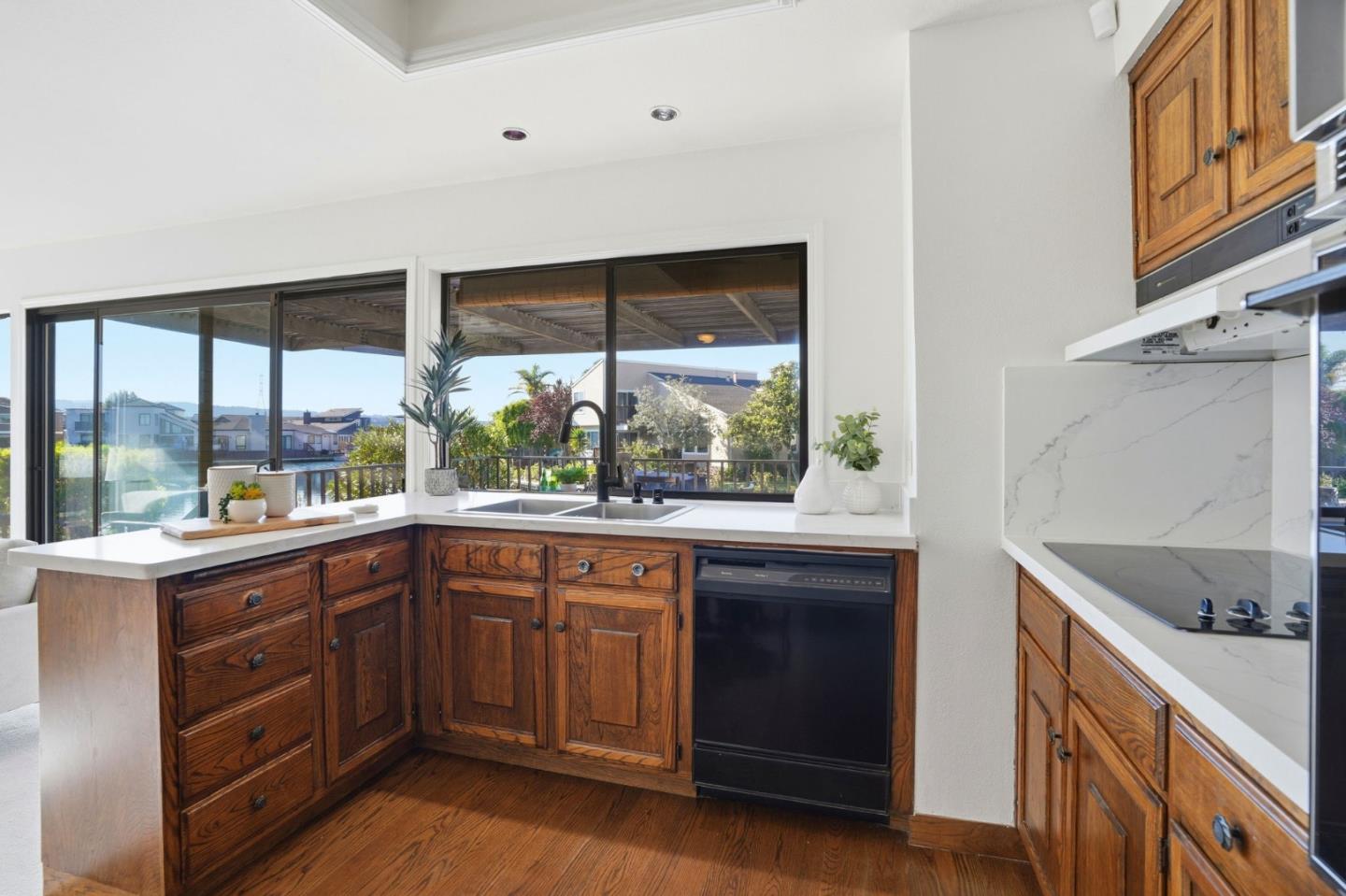 1190 Flying Fish Street