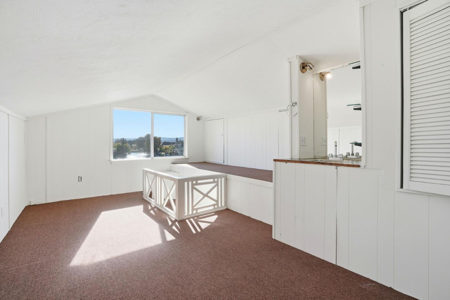 1190 Flying Fish Street