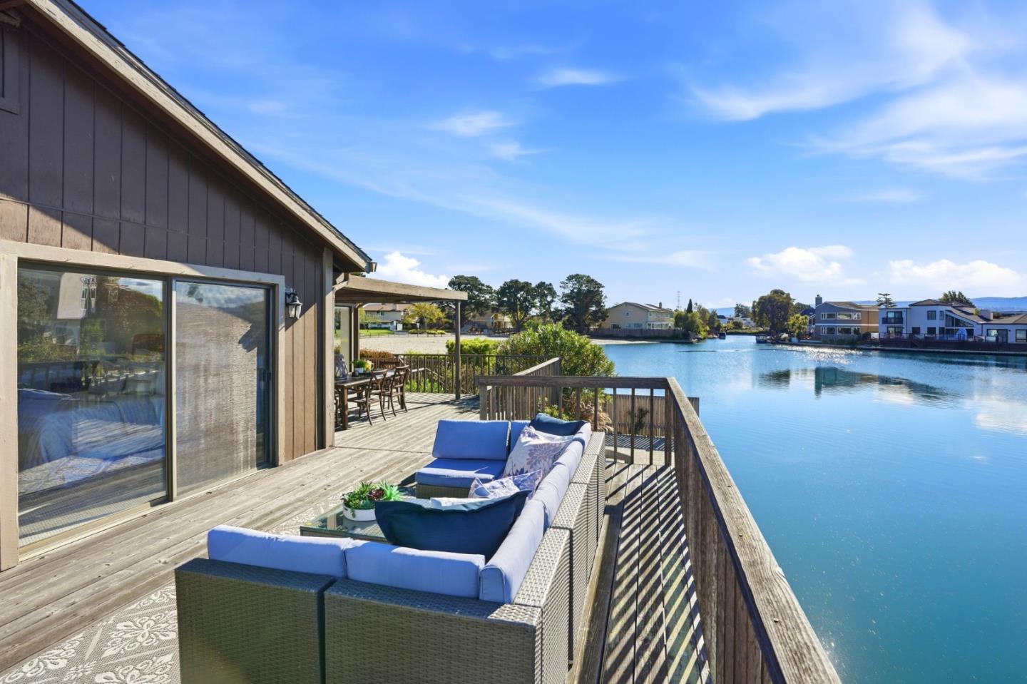 1190 Flying Fish Street